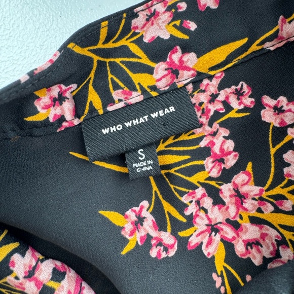 Who What Wear Black Floral Ruffle Long Sleeve Button Up Blouse Size Small - Picture 6 of 11